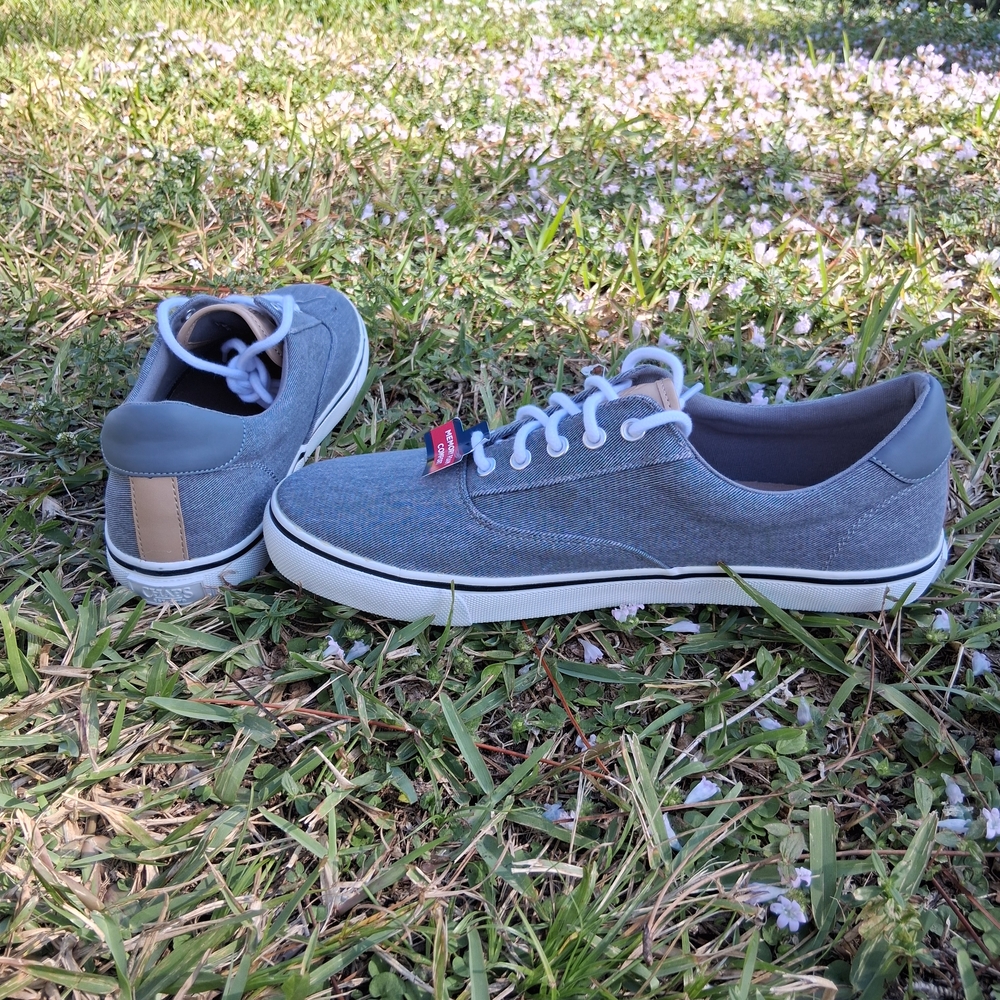 Chaps Men's Gray Canvas Sneakers - Picture 6 of 6